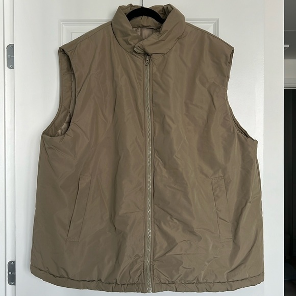 ASOS Curve Tops - Puffer Vest, 22